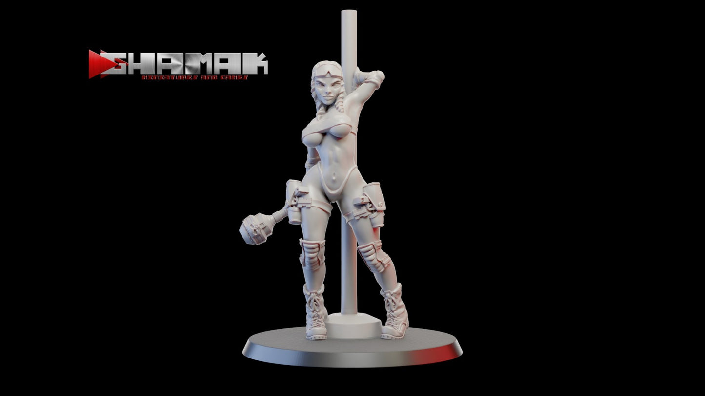 Orlock Pin-up (Display) - Ravenous Miniatures