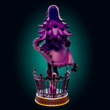 Load image into Gallery viewer, Hex Maniac Resin Miniature - Ravenous Miniatures
