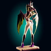 Cargar imagen en el visor de la galería, Noctra - The Midnight Huntress | Dark Fantasy Resin Figure - Ravenous Miniatures
