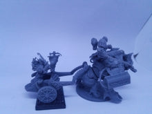 Cargar imagen en el visor de la galería, Blood lords Chariot, Unpainted Resin Miniature Models. - Ravenous Miniatures
