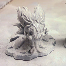 Загрузить изображение в средство просмотра галереи, Dormant Baby Carnivorous plant (25mm), 28/32mm resin miniatures for TTRPG and wargames - Ravenous Miniatures
