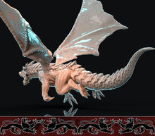Load image into Gallery viewer, flying Dragon, Resin miniatures 11:56 (28mm / 32mm) scale - Ravenous Miniatures
