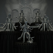 Lade das Bild in den Galerie-Viewer, Magistrate Corrupted, Resin miniatures 11:56 (28mm / 32mm) scale - Ravenous Miniatures
