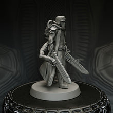 Lade das Bild in den Galerie-Viewer, Magistrate Corrupted, Resin miniatures 11:56 (28mm / 32mm) scale - Ravenous Miniatures
