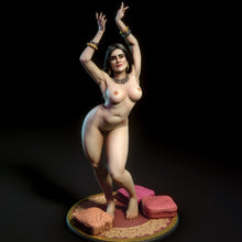 Lade das Bild in den Galerie-Viewer, NSFW Belly Dancer, Fan art Miniatures by Torrida - Ravenous Miniatures
