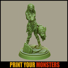 Cargar imagen en el visor de la galería, Zombie Head hunter - Ravenous Miniatures
